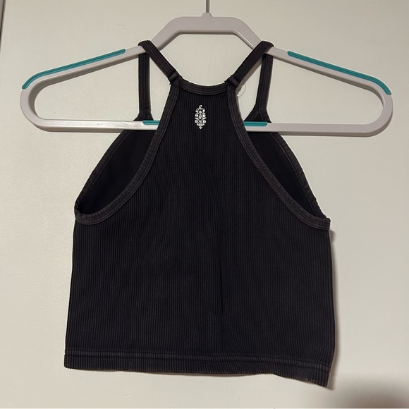 Free people happiness runs tank - Picture 2 of 5